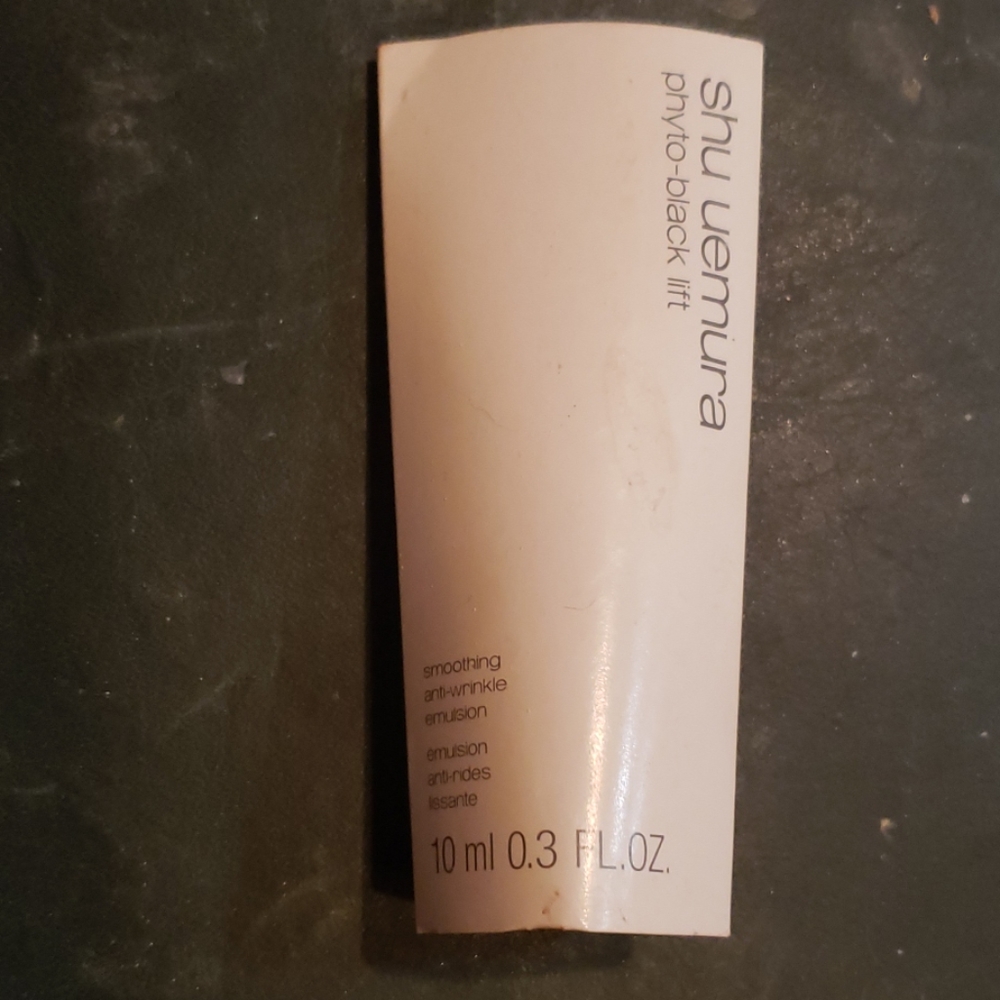 Shu uemura smoothing anti-wrinkle emulsion